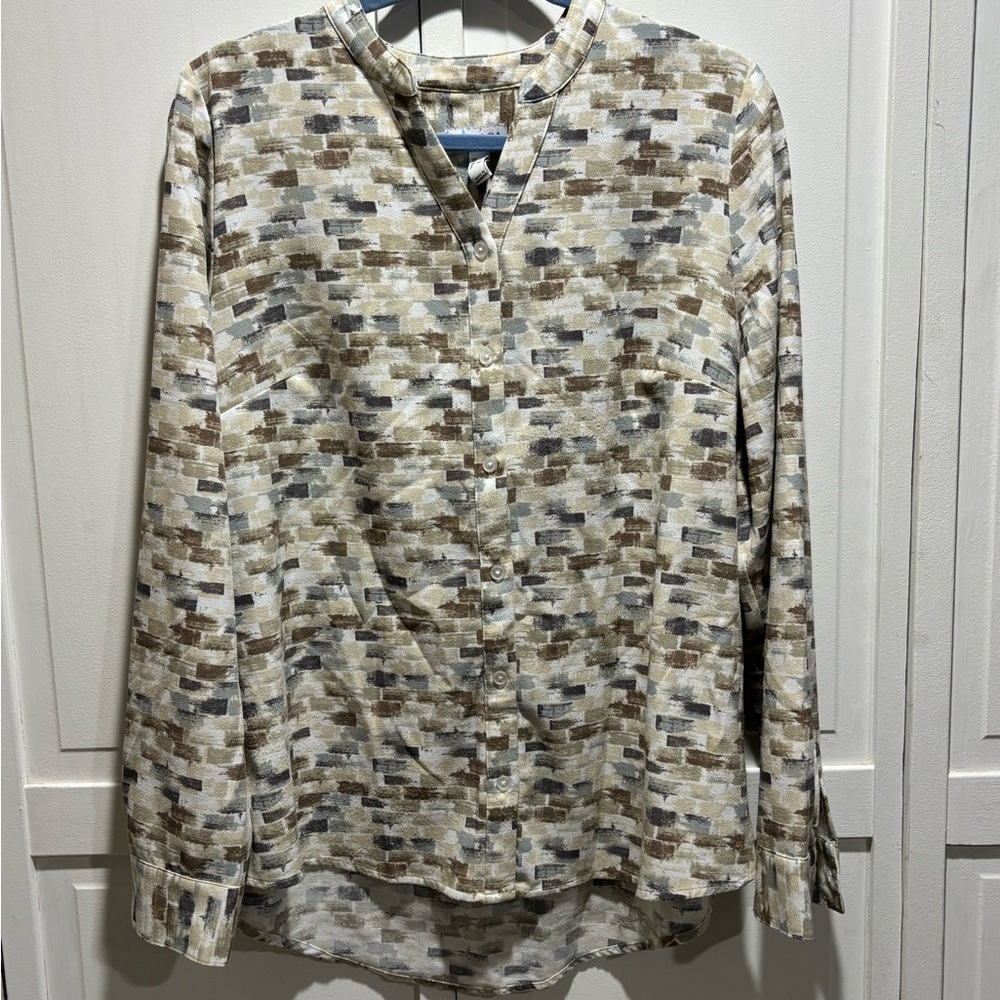 D&co. Stylish Women’s Button‎ Down Shirt - Cream and Brown Pattern Size Large